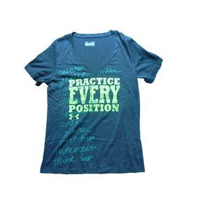 Under Armour Shirt Womens Medium Semi Fitted‎ Heat Gear Practice Every Position